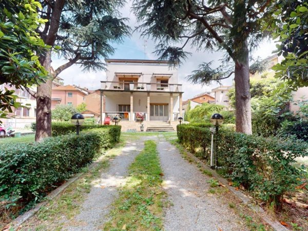 casa indipendente in vendita a Cinisello Balsamo