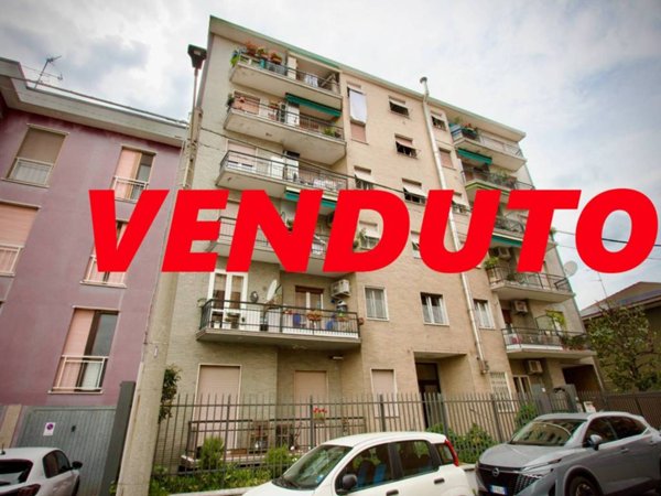 appartamento in vendita a Cinisello Balsamo in zona Robecco