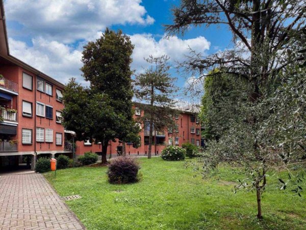 appartamento in vendita a Cinisello Balsamo in zona Campo dei Fiori