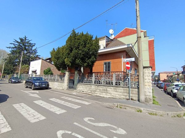 casa indipendente in vendita a Cinisello Balsamo in zona Robecco