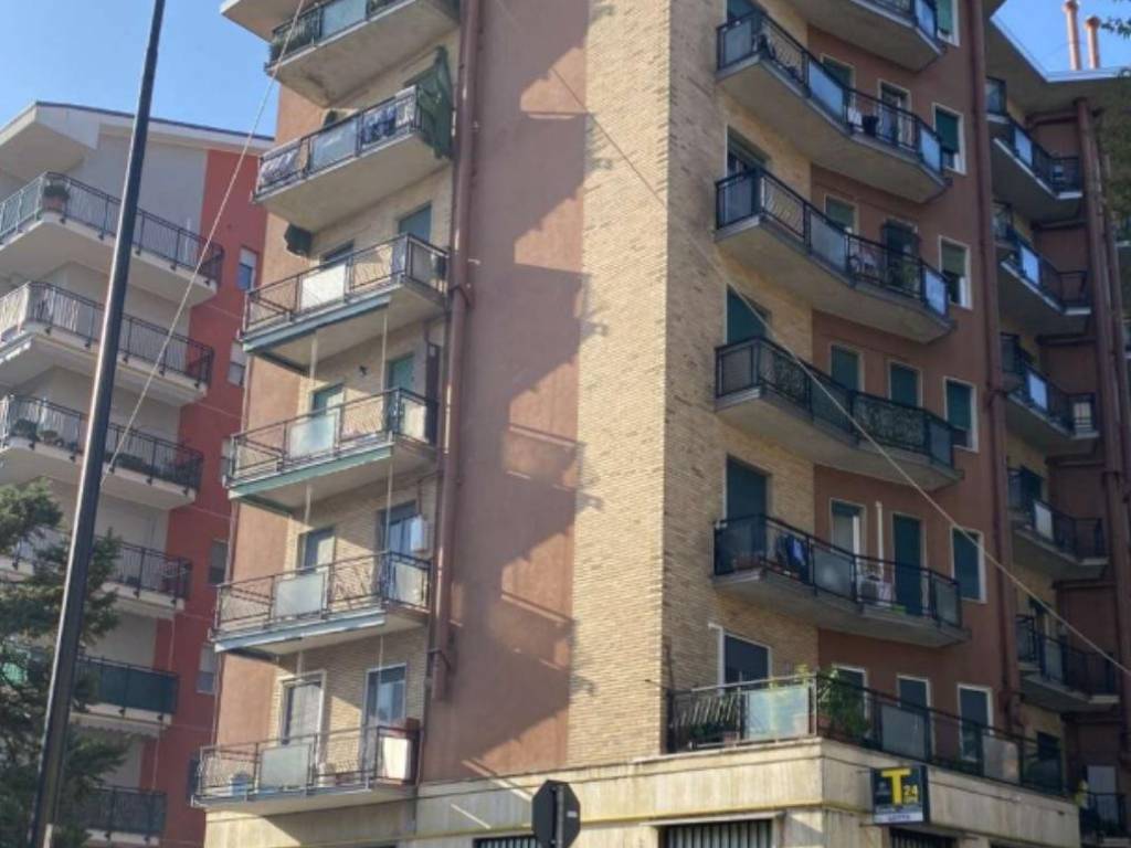 appartamento in vendita a Cinisello Balsamo in zona Robecco