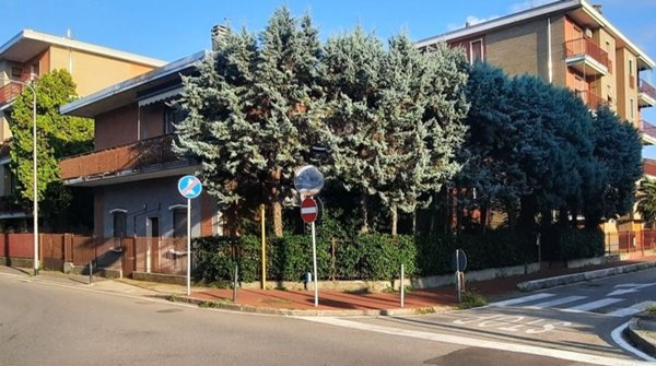 casa indipendente in vendita a Cinisello Balsamo