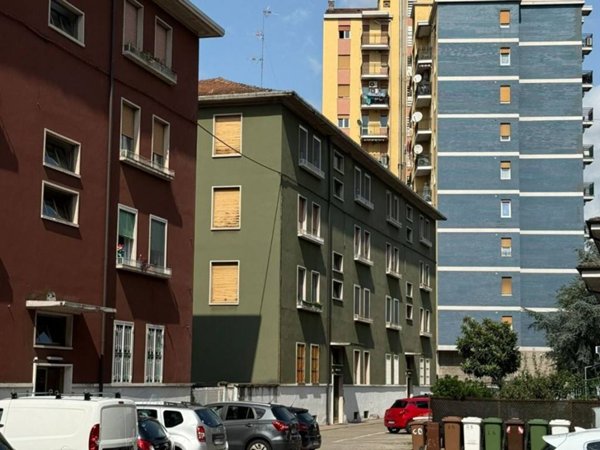 appartamento in vendita a Cinisello Balsamo in zona Robecco