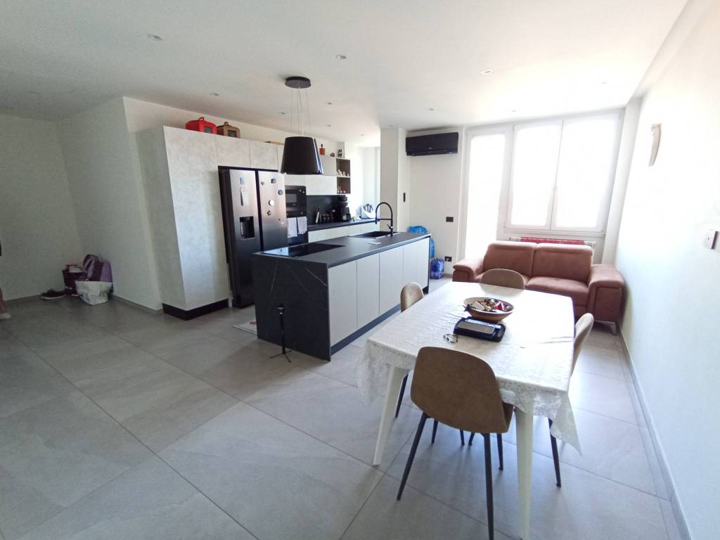 appartamento in vendita a Cinisello Balsamo in zona Robecco