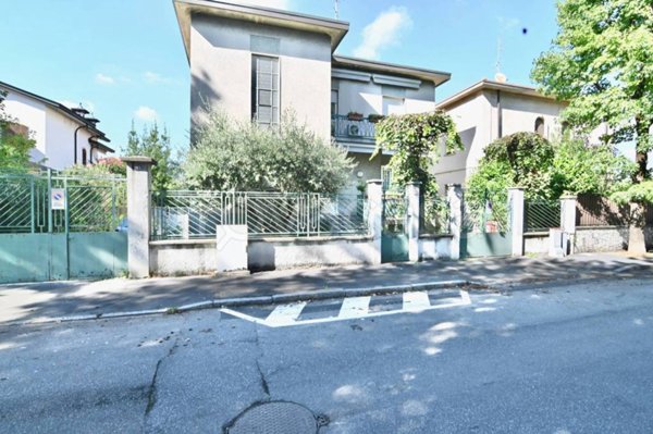 casa indipendente in vendita a Cinisello Balsamo