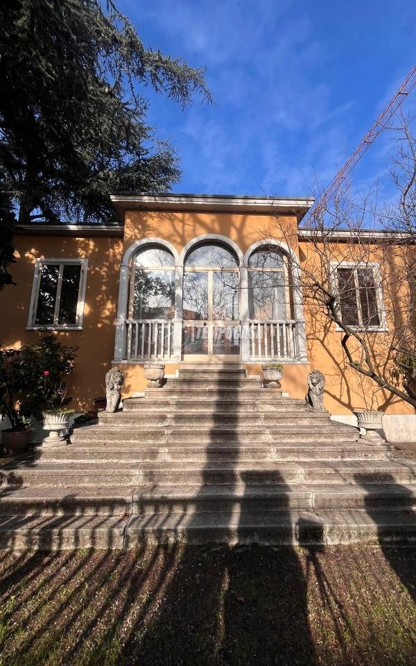 casa indipendente in vendita a Cinisello Balsamo in zona Robecco