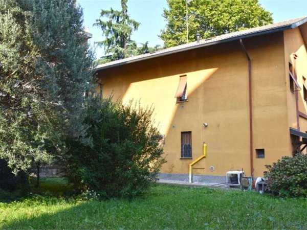 casa indipendente in vendita a Cinisello Balsamo in zona Robecco