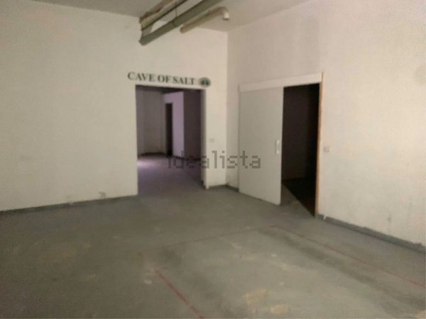 locale di sgombero in vendita a Cinisello Balsamo