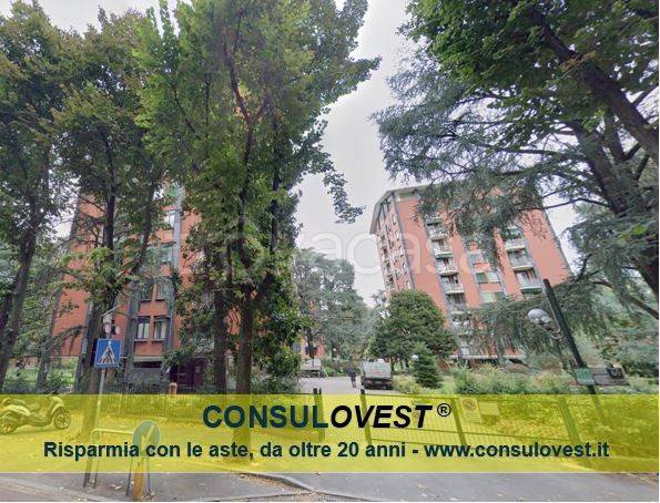 appartamento in vendita a Cinisello Balsamo in zona Campo dei Fiori