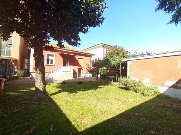 casa indipendente in vendita a Cinisello Balsamo