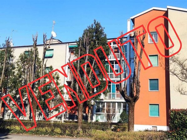 appartamento in vendita a Cinisello Balsamo in zona Campo dei Fiori