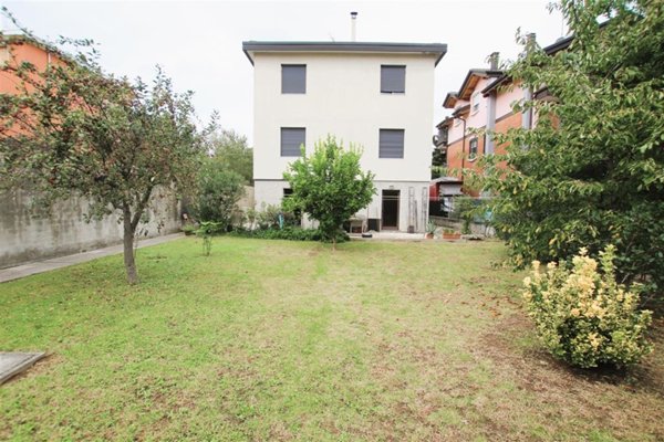 casa indipendente in vendita a Cinisello Balsamo
