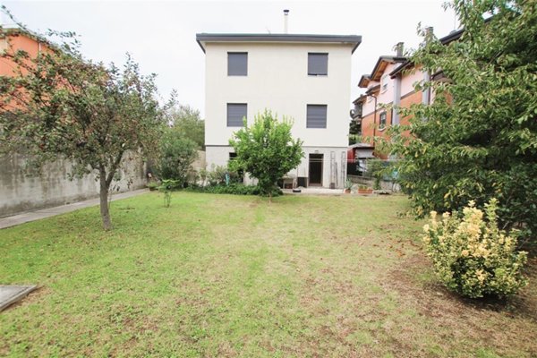 casa indipendente in vendita a Cinisello Balsamo