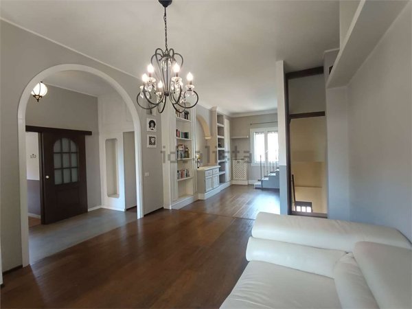 casa indipendente in vendita a Cinisello Balsamo in zona Robecco