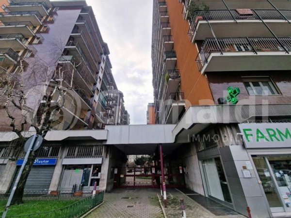 appartamento in vendita a Cinisello Balsamo in zona Robecco