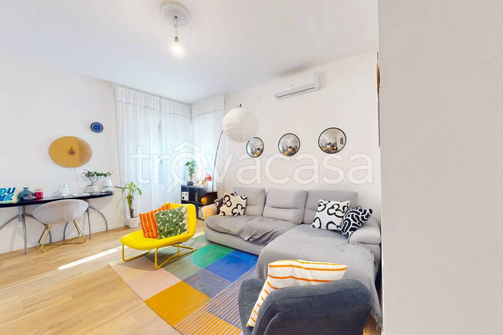 appartamento in vendita a Cinisello Balsamo in zona Campo dei Fiori