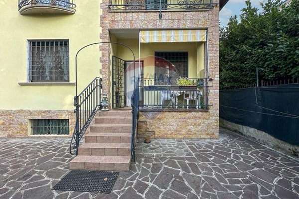 casa indipendente in vendita a Cinisello Balsamo