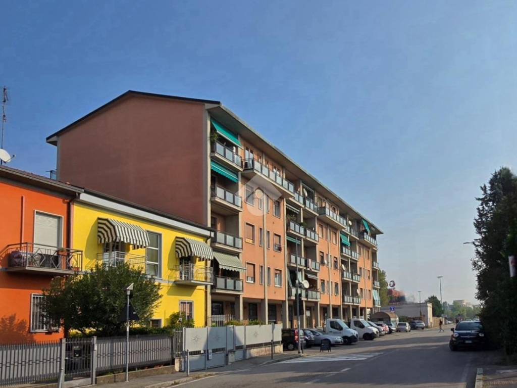 appartamento in vendita a Cinisello Balsamo in zona Robecco