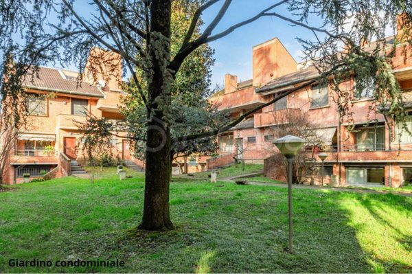 casa indipendente in vendita a Cinisello Balsamo in zona Campo dei Fiori