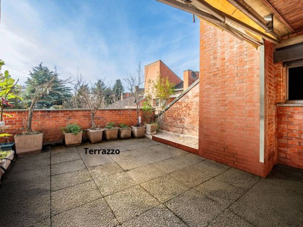 casa indipendente in vendita a Cinisello Balsamo in zona Campo dei Fiori