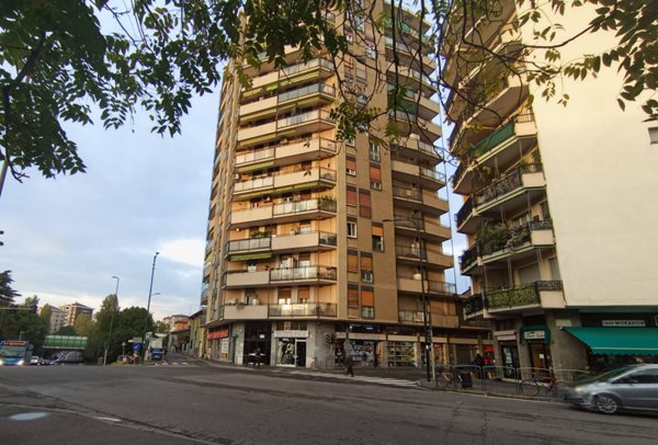 appartamento in vendita a Cinisello Balsamo in zona Crocetta