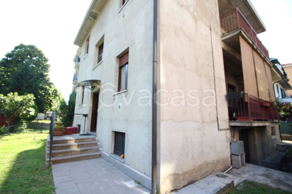 casa indipendente in vendita a Cinisello Balsamo