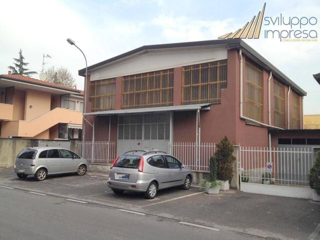 locale commerciale in vendita a Cinisello Balsamo
