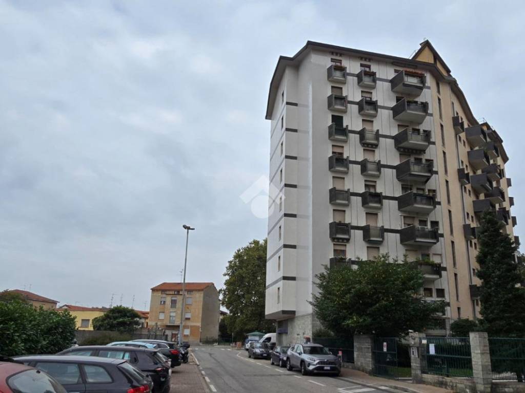 appartamento in vendita a Cinisello Balsamo in zona Robecco