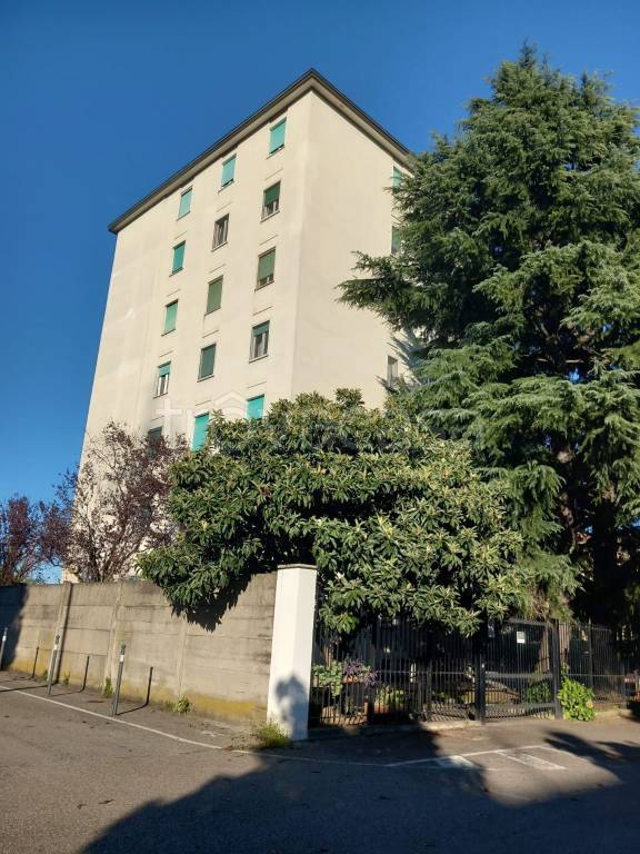 appartamento in vendita a Cinisello Balsamo in zona Robecco