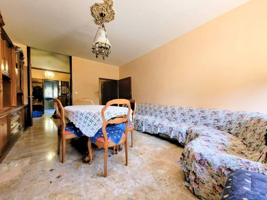 appartamento in vendita a Cinisello Balsamo in zona Campo dei Fiori