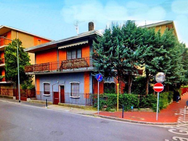 casa indipendente in vendita a Cinisello Balsamo