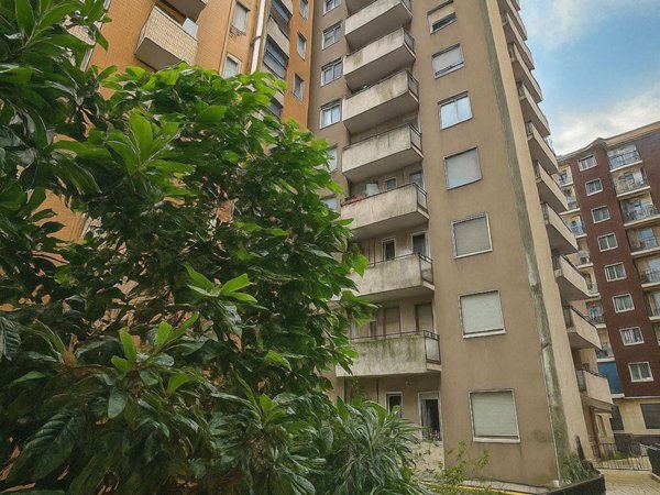 appartamento in vendita a Cinisello Balsamo in zona Robecco