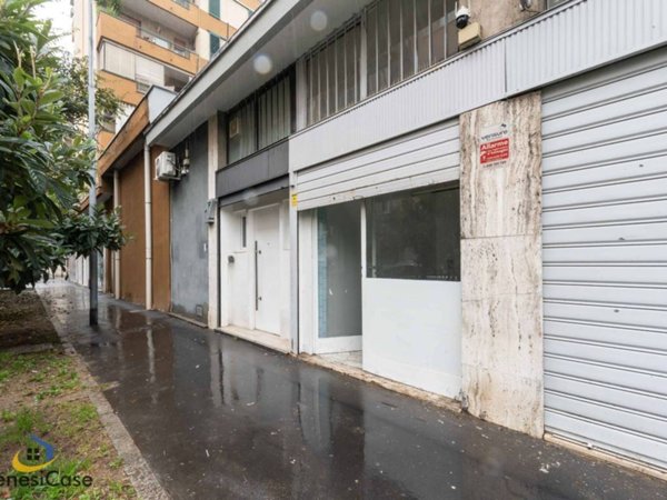 negozio in vendita a Cinisello Balsamo in zona Robecco