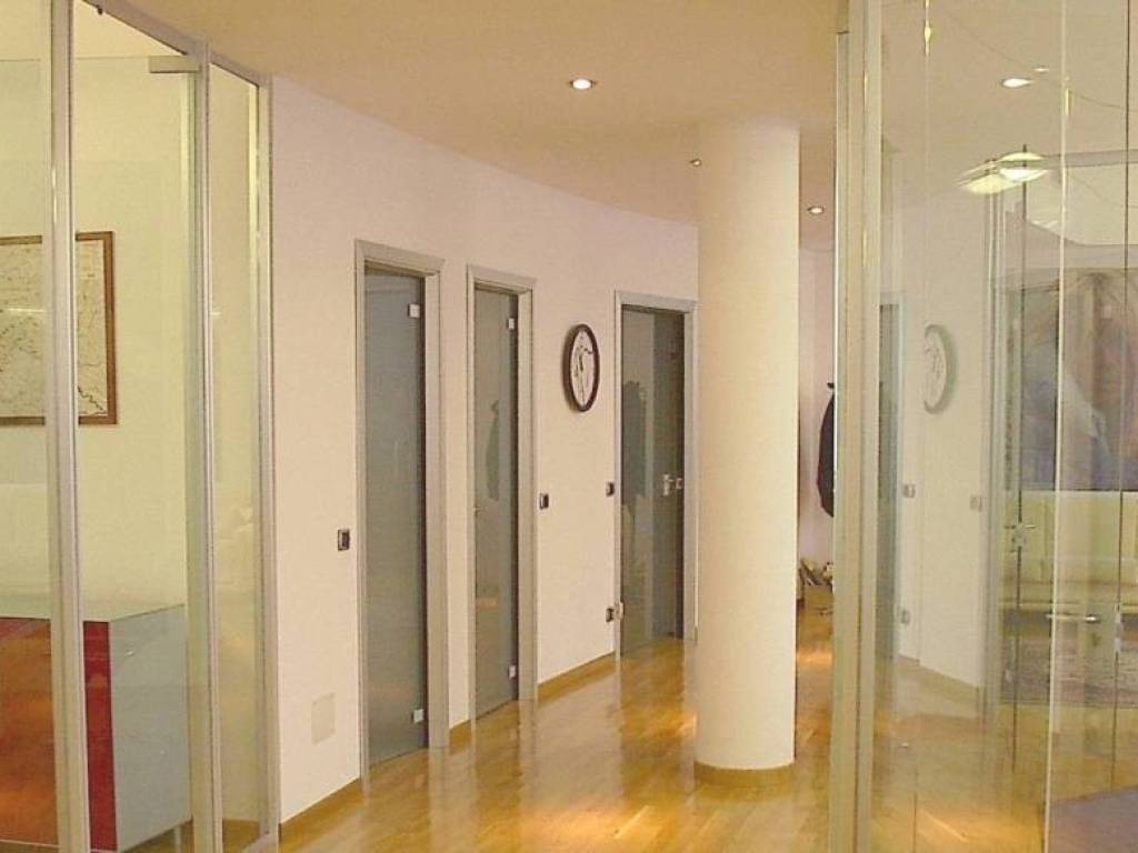 negozio in vendita a Cinisello Balsamo in zona Robecco