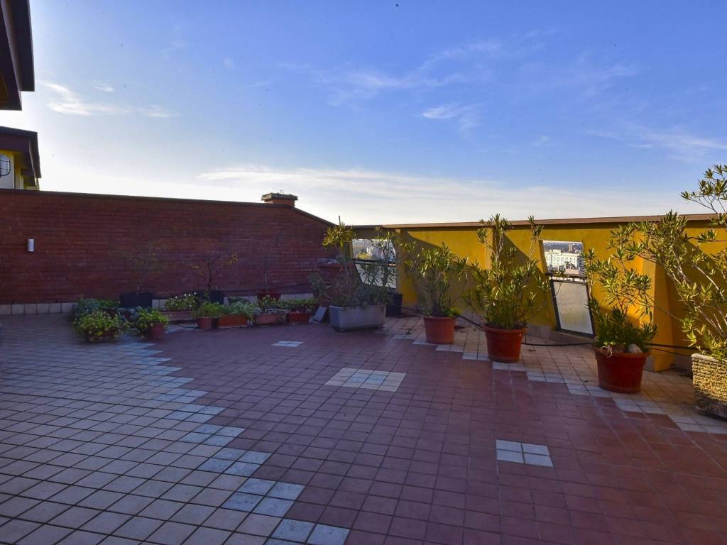 appartamento in vendita a Cinisello Balsamo in zona Robecco