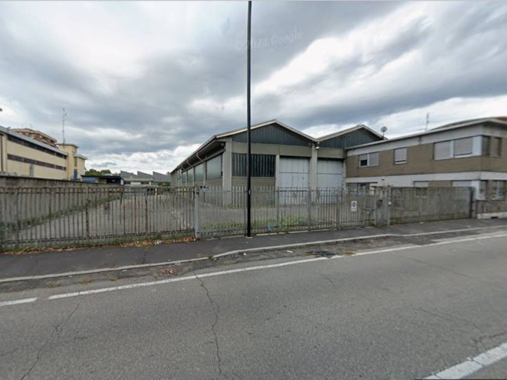 locale commerciale in vendita a Cinisello Balsamo in zona Robecco