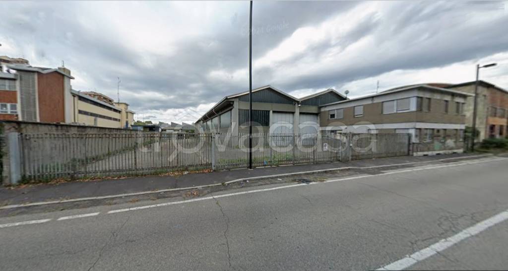 locale commerciale in vendita a Cinisello Balsamo