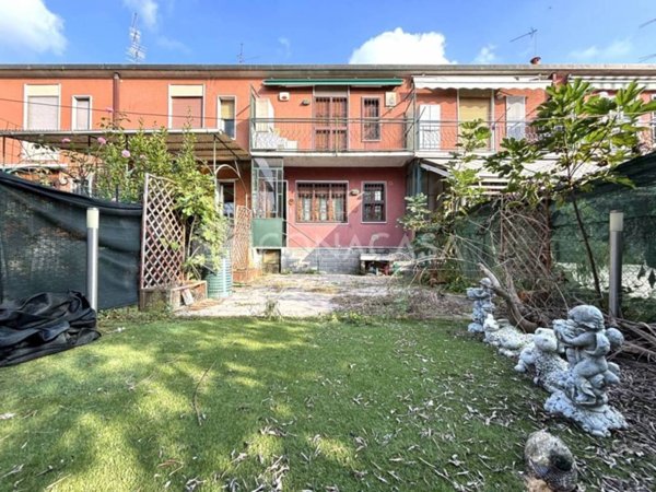 casa indipendente in vendita a Cinisello Balsamo in zona Robecco