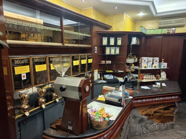 negozio in vendita a Cinisello Balsamo in zona Robecco