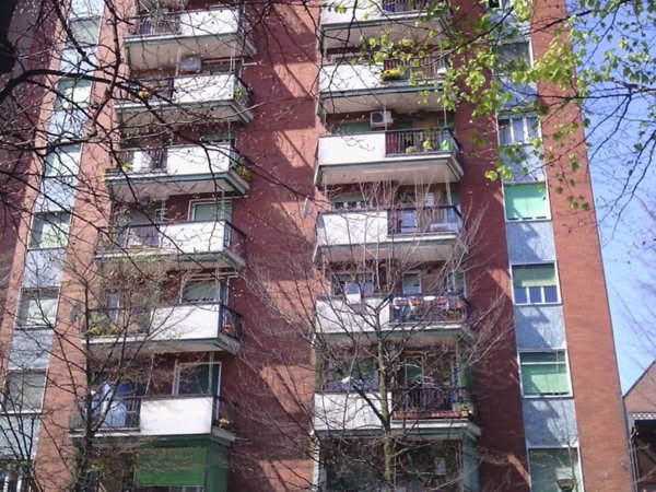 locale commerciale in vendita a Cinisello Balsamo in zona Robecco