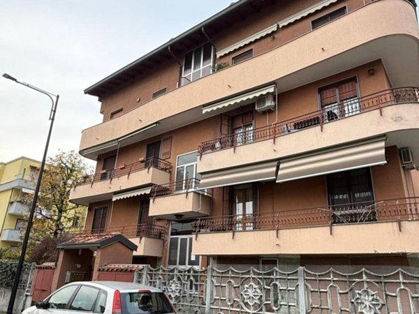 appartamento in vendita a Cinisello Balsamo in zona Campo dei Fiori