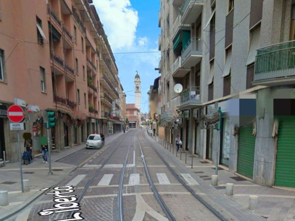 negozio in vendita a Cinisello Balsamo