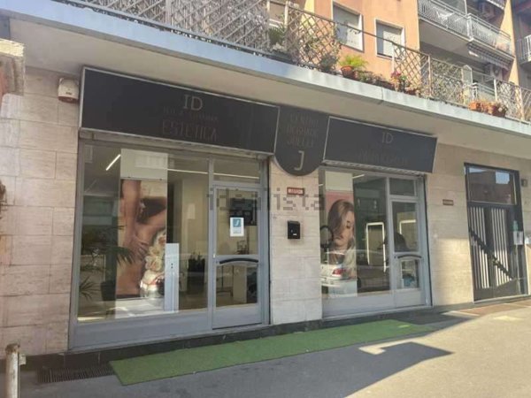 negozio in vendita a Cinisello Balsamo