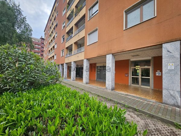 negozio in vendita a Cinisello Balsamo