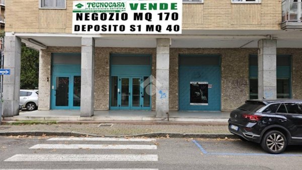 negozio in vendita a Cinisello Balsamo