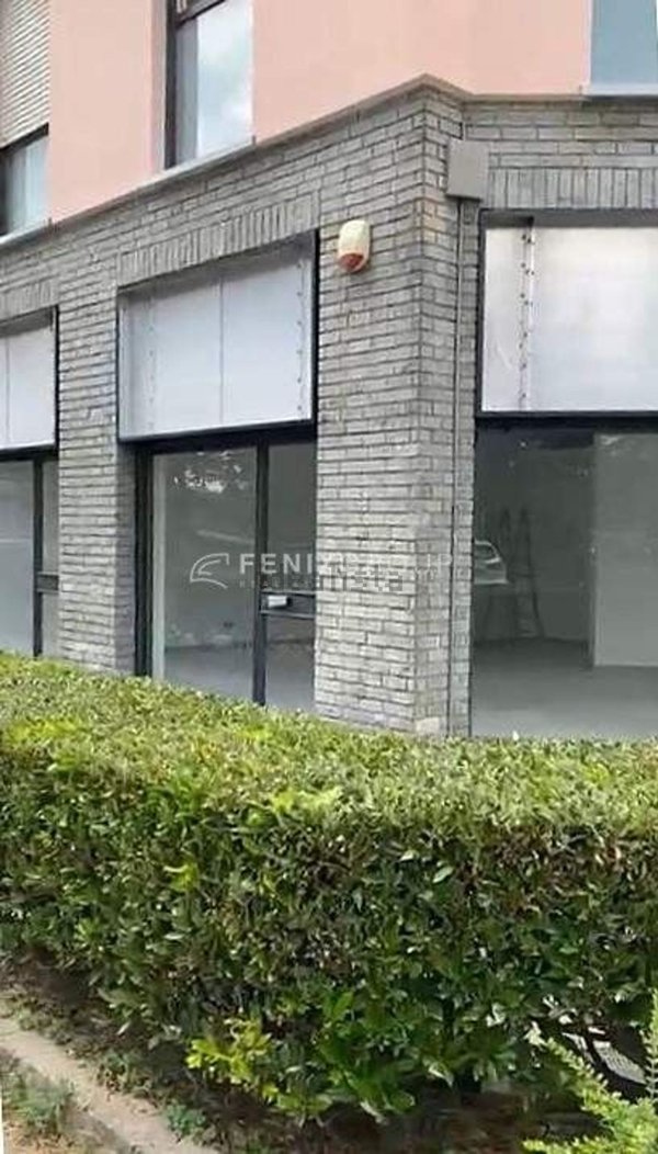 locale commerciale in vendita a Cinisello Balsamo