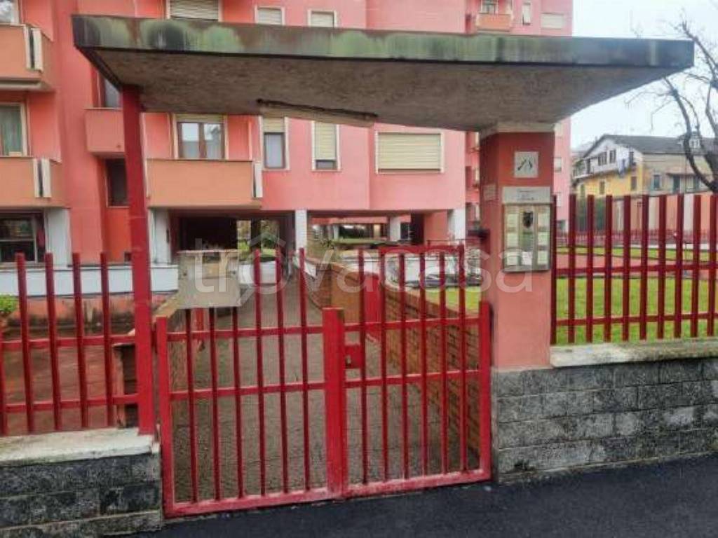 negozio in vendita a Cinisello Balsamo