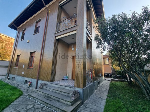 casa indipendente in vendita a Cinisello Balsamo