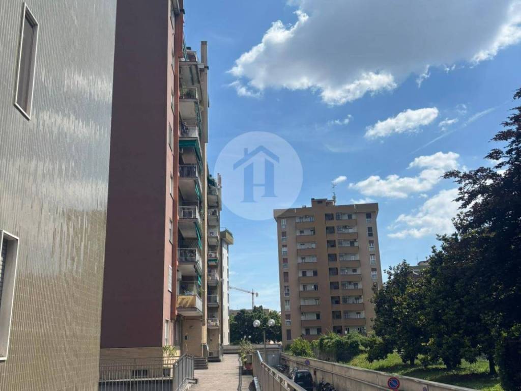appartamento in vendita a Cinisello Balsamo in zona Robecco