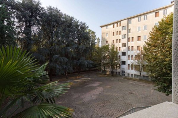 negozio in vendita a Cinisello Balsamo